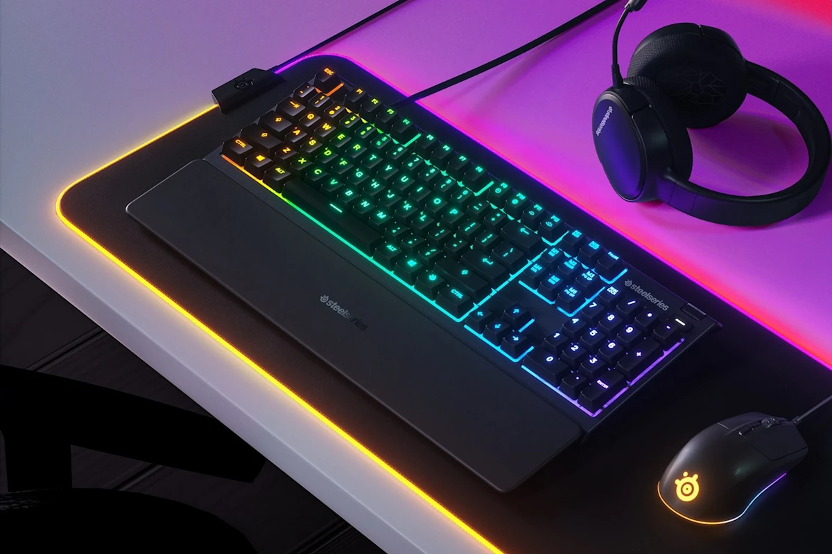 SteelSeries Apex 3 RGB Keyboard US + Magnetic Wrist Rest - Image 2